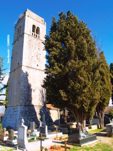 Groblje Sv. Apolinara u Dubašnici pokraj Malinske na otoku Krku