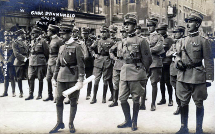 D'Annunzio na Korzu početkom listopada 1919.